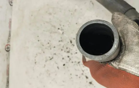 Renault Trafic II (X83) Engine coolant pipe/hose