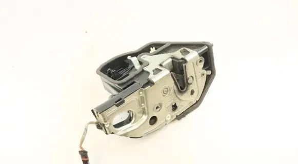 BMW X6 E71 Front door lock 7167582 51217167582