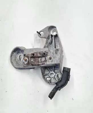 Audi A4 S4 B7 8E 8H Engine mounting bracket 8E0199352N