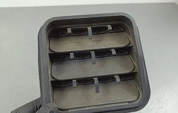 SsangYong Rexton Quarter panel pressure vent 