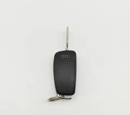 Audi Q3 F3 Ignition key/card 81A837220AH