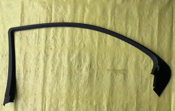 Mercedes-Benz C W203 Rear door window/glass frame A2037350271