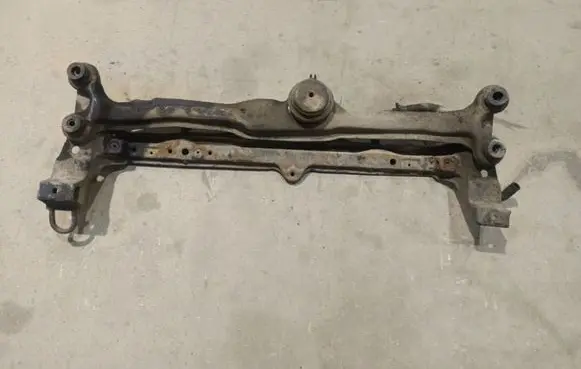 Volkswagen PASSAT B4 Front subframe 