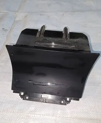 Skoda Octavia Mk2 (1Z) Car ashtray 1Z1857962B 1Z1863077A