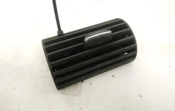 Mercedes-Benz C W203 Dash center air vent grill