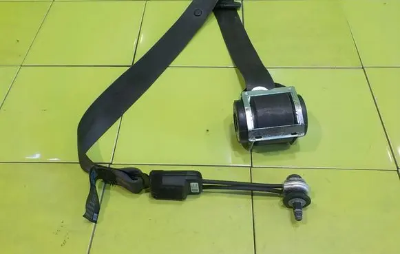 Opel Corsa E Front seatbelt F390330224 15AB31 607707600H