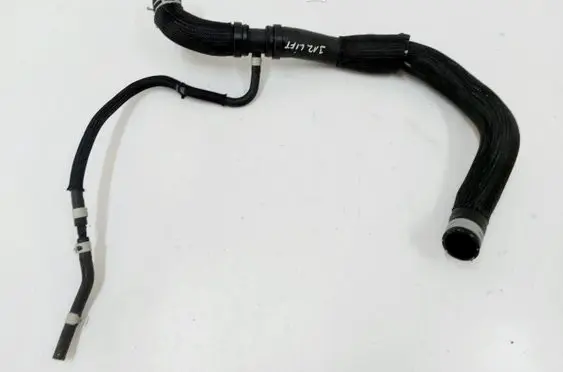 Engine coolant pipe/hose
