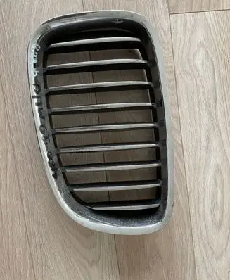 BMW 5 GT F07 Front bumper upper radiator grill 51137200169