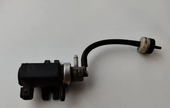 Audi A4 S4 B5 8D Turbo solenoid valve 1K0906627A