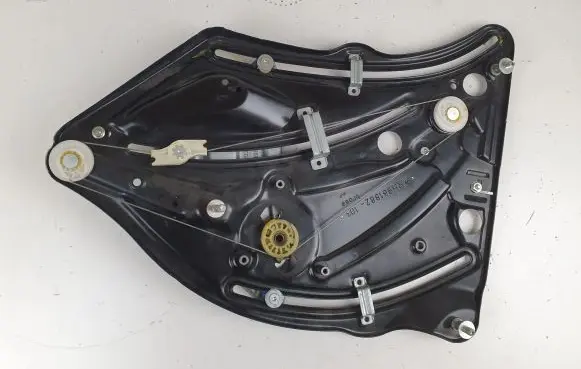 Mercedes-Benz E C207 W207 Front door electric window regulator RH961882