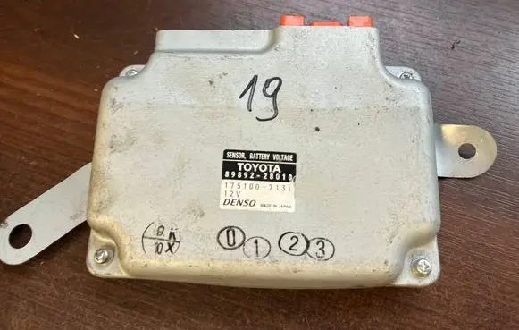 Toyota Auris 150 Other control units/modules 8989228010
