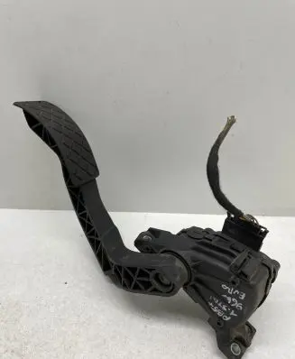 Volkswagen PASSAT B5.5 Accelerator throttle pedal 8D1721523F 6PV00837603 05430