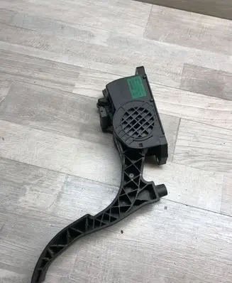 Seat Ibiza IV (6J,6P) Accelerator throttle pedal 6Q1721503F 881222818 0280755063