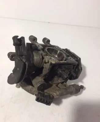 Volkswagen Golf III Throttle valve 0438201509