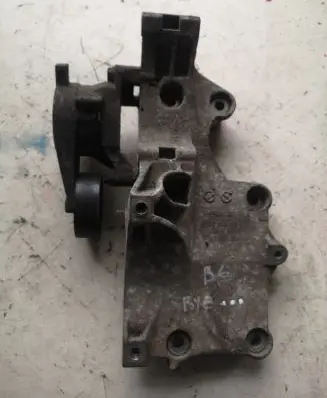 Volkswagen PASSAT B6 A/C compressor mount bracket 03G903143A