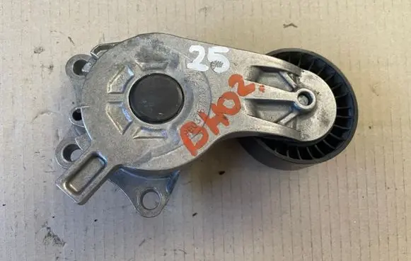 Citroen DS5 Generator/alternator belt tensioner 9803757580