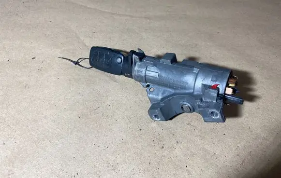 Audi A6 S6 C5 4B Ignition lock 4B0905851B