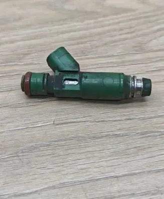 Volvo S60 Fuel injector 9470229