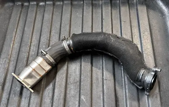 Audi A4 S4 B9 8W Intercooler hose/pipe 05L131111B BMTS40004537 05L145762H