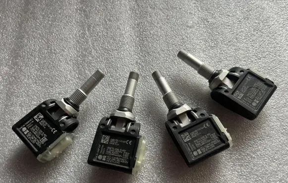 Mercedes-Benz CLS W257 Tire pressure sensor A0009052102Q09