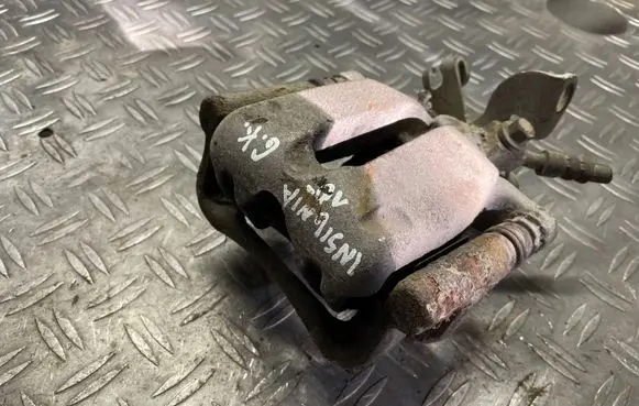 Opel Insignia A Rear brake caliper