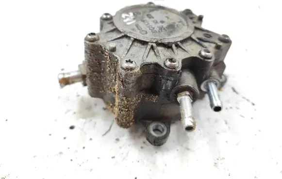 Audi A4 S4 B7 8E 8H Vacuum pump 011005B1 03G145209
