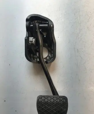 Volkswagen Transporter - Caravelle T5 Clutch pedal 7E1721059E