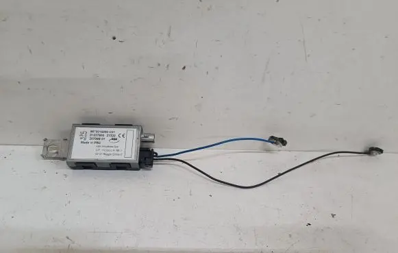 Citroen DS7 Crossback Aerial antenna amplifier 9678016880 81637600 28709E