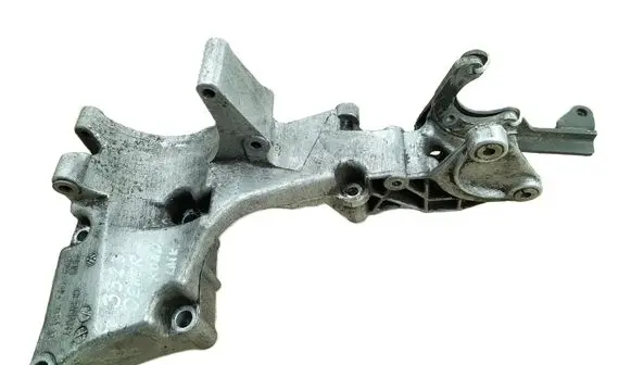 Volvo S70 V70 V70 XC Generator/alternator bracket 074145169B