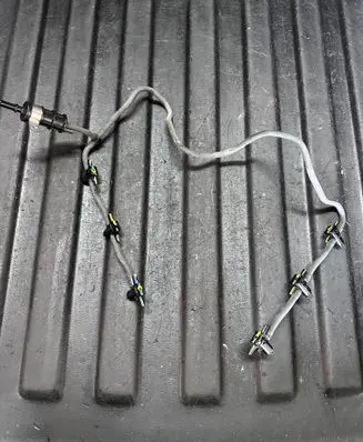 Volvo V60 Fuel injector supply line/pipe 886448B