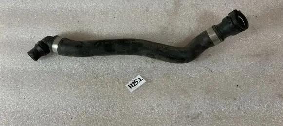 Mercedes-Benz E W211 Engine coolant pipe/hose A2118302396