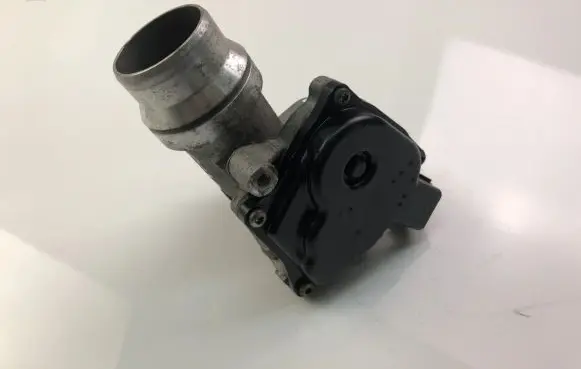 Nissan Juke I F15 Throttle valve 8200614985F