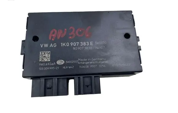 Volkswagen Tiguan Tow bar trailer control unit/module 1K0907383E