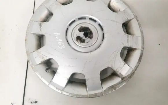 Mazda 323 R15 wheel hub/cap/trim 1j0601147