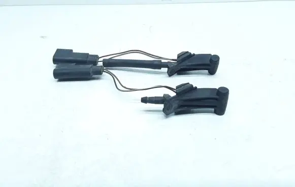 Ford Kuga I Windshield washer spray nozzle 8V4117666AB
