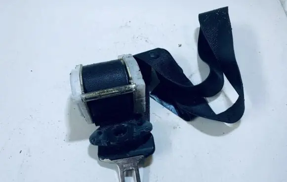 Opel Astra F Front seatbelt 90286922