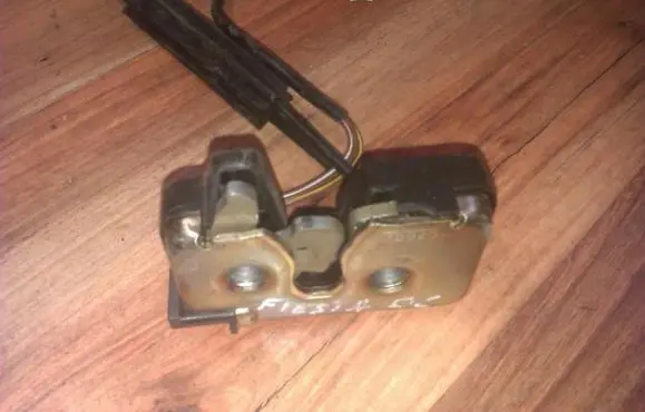 Ford Fiesta Front door lock 2s61a43102be
