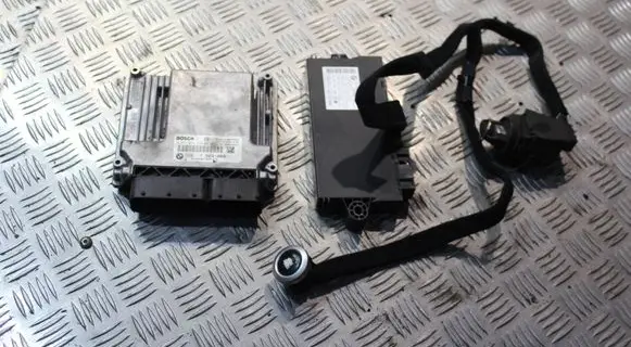 BMW 5 E60 E61 Engine control unit/module 7809000