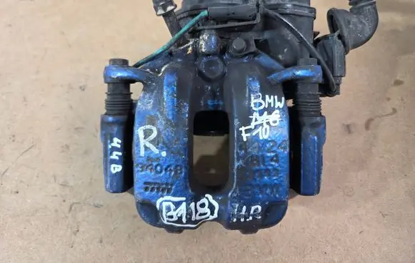 BMW 5 F10 F11 Rear brake caliper 9404B