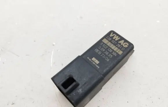 Glow plug pre-heat relay