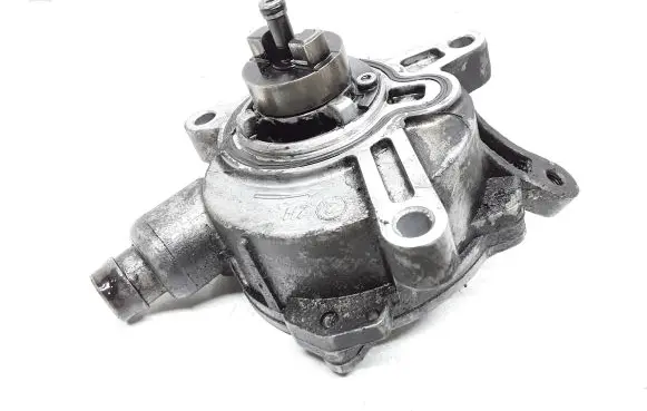 Volvo XC70 Vacuum pump 08658230