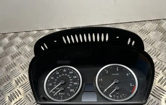 BMW 5 E60 E61 Speedometer (instrument cluster) 6952897 487003531 110080213