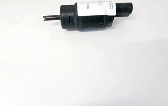 Iveco Daily 30.8 - 9 Windscreen/windshield washer pump