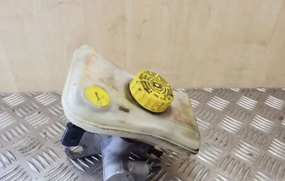 Audi A6 S6 C5 4B Master brake cylinder 32067009