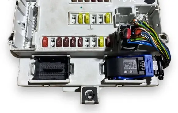 Fiat 500L Fuse module 51940208 116RAI000030
