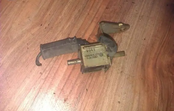 Audi A6 S6 C4 4A Turbo solenoid valve 437906283a