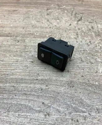 BMW 5 E39 Electric window control switch 8368974