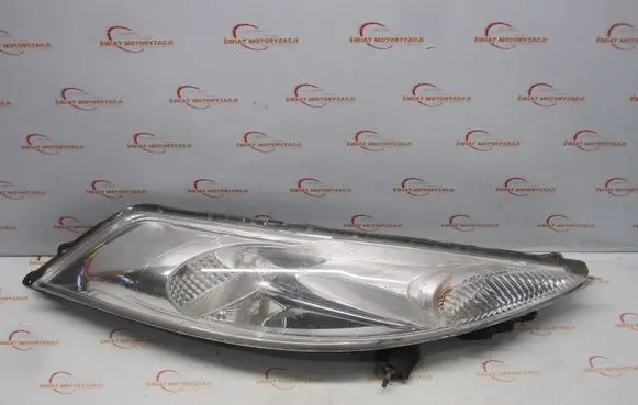 Nissan Juke I F15 Headlight/headlamp 