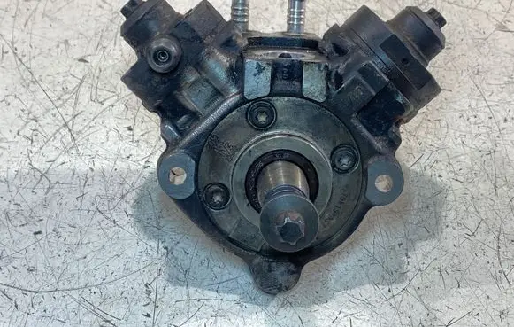 Fuel injection high pressure pump
