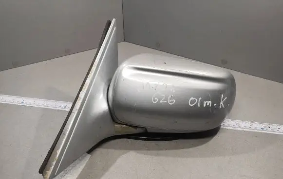 Mazda 626 Front door electric wing mirror E13010142
